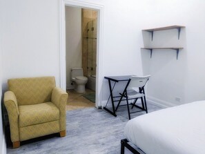2 bedrooms, desk, free WiFi, bed sheets