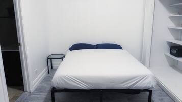 2 bedrooms, desk, free WiFi, bed sheets