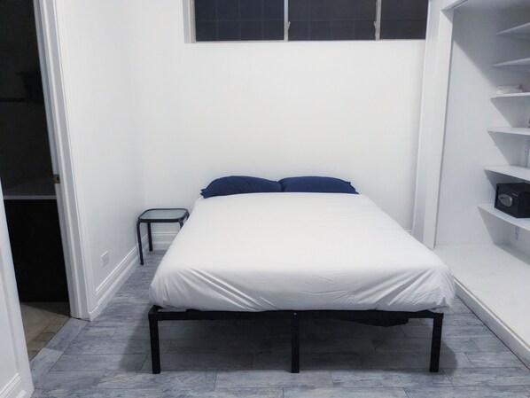 2 bedrooms, desk, free WiFi, bed sheets
