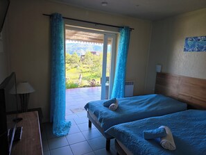 Classic Twin Room, Mountain View | Free WiFi