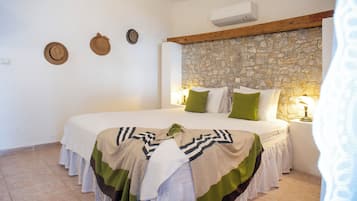 Exclusive Double Room | In-room safe, free WiFi