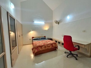 3 Schlafzimmer, Bügeleisen/Bügelbrett, WLAN, Bettwäsche