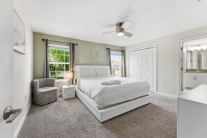 4 bedrooms, desk, iron/ironing board, travel cot - Comfort Stay with Pool Near Attractions (Kissimmee)