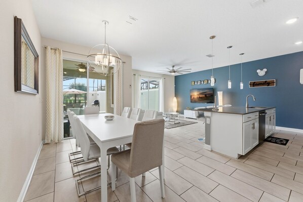 Dining - Comfort Stay with Pool Near Attractions (Kissimmee)