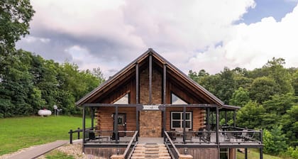 Serenity Ridge âą 6 Br Sleeps 16 âą Pool âą Hot Tub