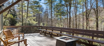 Rainbow Falls Cabin - Sauna - Hot Tub - Foosball