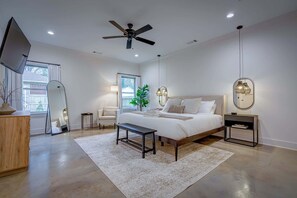 4 quartos, ferros/tábuas de passar roupa, berço de viagem, Wi-Fi