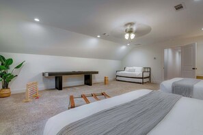 4 bedrooms, iron/ironing board, travel cot, WiFi