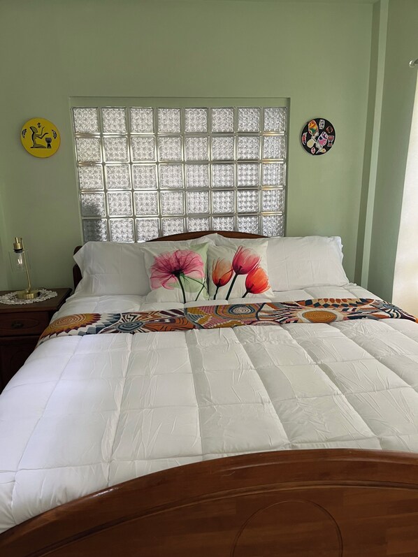 2 chambres, fer et planche à repasser, accès au Wi-Fi (inclus)