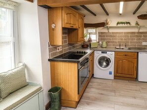 Batterie de cuisine, vaisselle et ustensiles