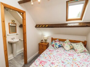 1 quarto, individualmente decorados, individualmente mobiliados
