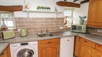 Cookware/dishes/utensils