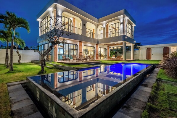 Façade de l’hébergement - soirée/nuit