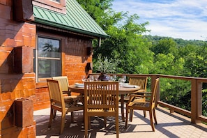 Outdoor dining - Sleeps 22, 2 Homes | Theater Room, Game Room, Hot Tub, Smoky Mountain Views (Sevierville)