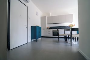 Frigorífic gran, microones i forn