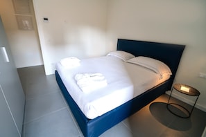 Apartament empresarial | Escriptori, wifi gratuïta i roba de llit