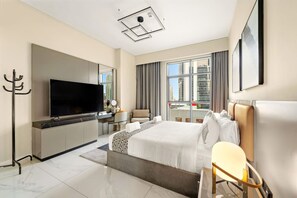 2 bedrooms, desk, iron/ironing board, WiFi