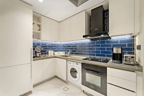 Fridge, microwave, oven, stovetop
