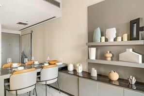 Dining - FIRST CLASS | 2BR |  Pool View | near Dubai Mall (Dubai)