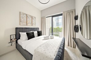 1 bedroom, iron/ironing board, WiFi, bed sheets - FIRST CLASS | 1BR | Modern Serenity (Dubai)