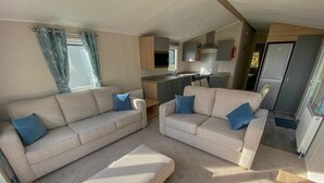 TV, video games - Cayton Bay Kestrel40 private owner's (Scarborough)