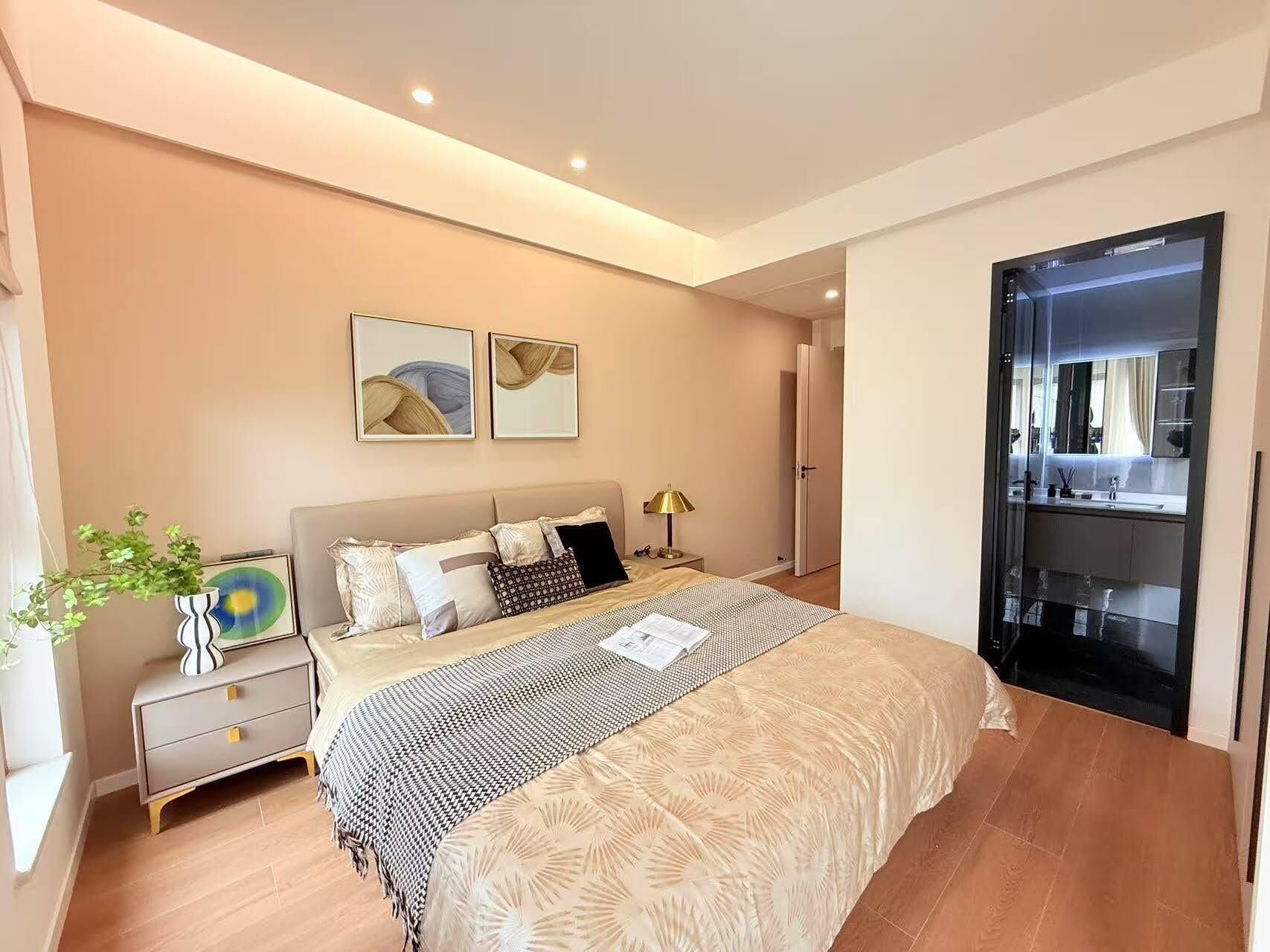 3 bedrooms, iron/ironing board, WiFi, wheelchair access