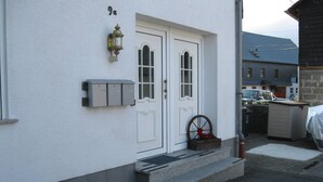 Unclassified image, 5 of 15, button - Uhler hoilday apartments with large garden (Uhler)
