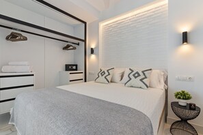2 bedrooms, iron/ironing board
