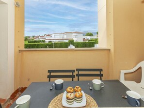 Outdoor dining - República Dominicana by Interhome (Miami Platja)