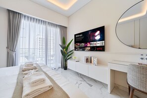 Desk, iron/ironing board, WiFi, bed sheets