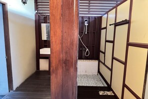 Shower, towels