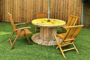 Outdoor dining - Luxury tiny house with sauna in Lierneux (Lierneux)