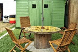 Outdoor dining - Luxury tiny house with sauna in Lierneux (Lierneux)