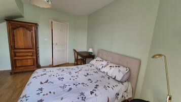 House | 3 bedrooms, individually furnished