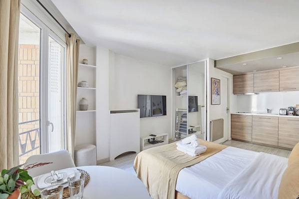 Apartemen | 1 kamar tidur, ruang kerja ramah laptop, dan setrika/meja setrika