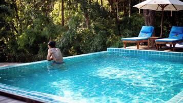 15 outdoor pools
