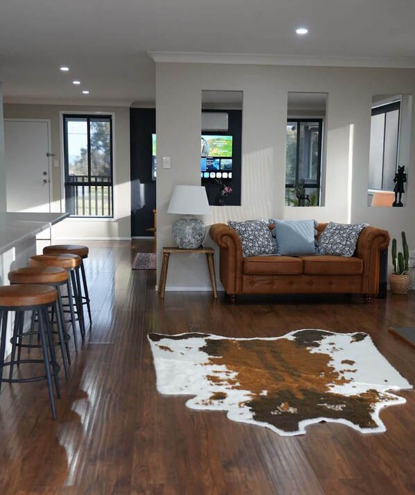 Interior - Executive Home With Fireplace (Denman)