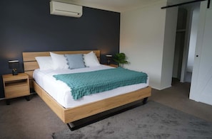 4 Schlafzimmer, Bügeleisen/Bügelbrett, kostenloses WLAN, Bettwäsche