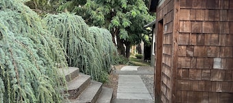 The Lyle House - a Cozy Retreat