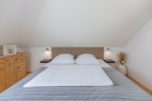 1 bedroom, travel crib, free WiFi