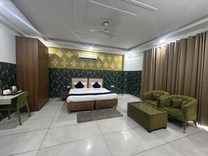 Superior Double Room, Balcony, City View | Desk, laptop workspace, blackout drapes, soundproofing - Tanvi Premium Residency (Gurugram)