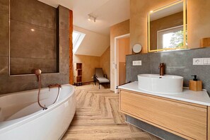 Hair dryer - Modern natural idyll: Spacious vacation home near the Karnin lift bridge for 10 guests. (Usedom)