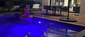House with swimming pool