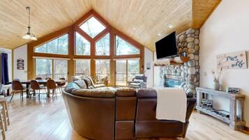 TV connectée, cheminée