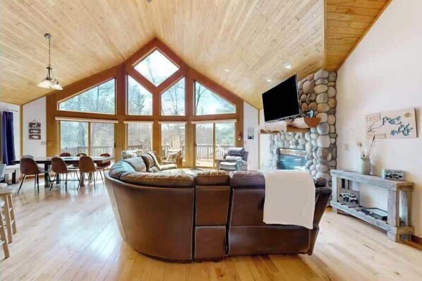 Smart TV, fireplace, offices