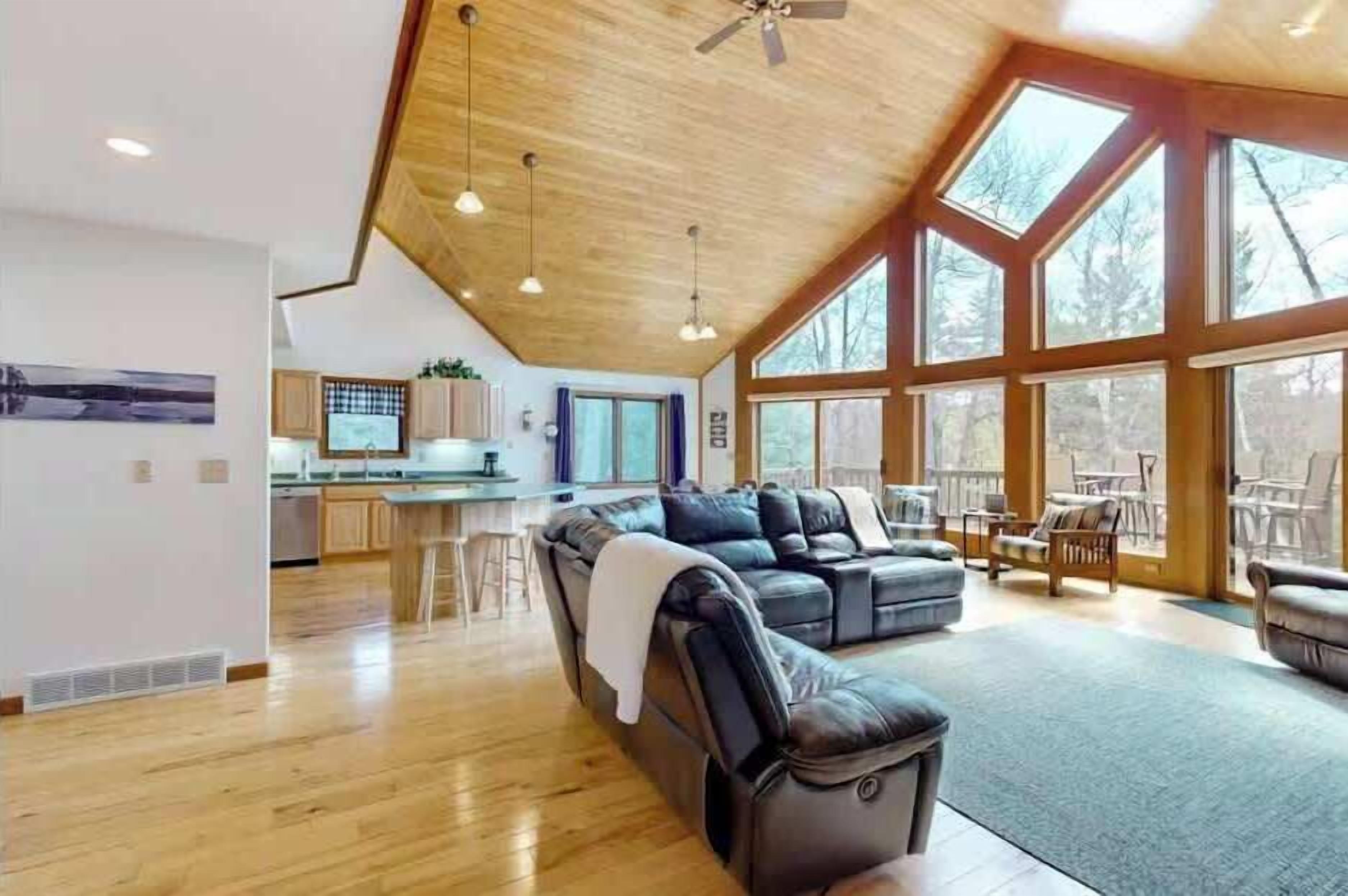 智能電視、壁爐、 辦公室