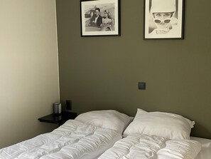 Chalet | 3 bedrooms, individually furnished, bed sheets