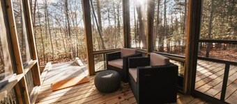 Nook Up North: Secluded w/HotTub