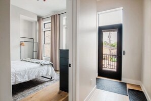 3 bedrooms, travel crib, WiFi, bed sheets