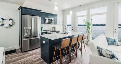 Lakeside Haven Escape W/ hot tub + Kayaks!